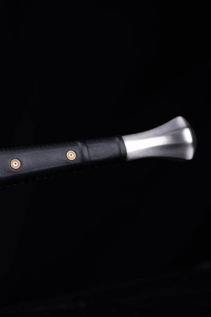 Espada Larga Colmillo de Cuervo